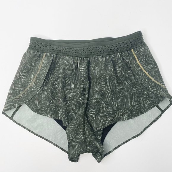 Lululemon Run Split Second Shorts Gator Green - Picture 2 of 5